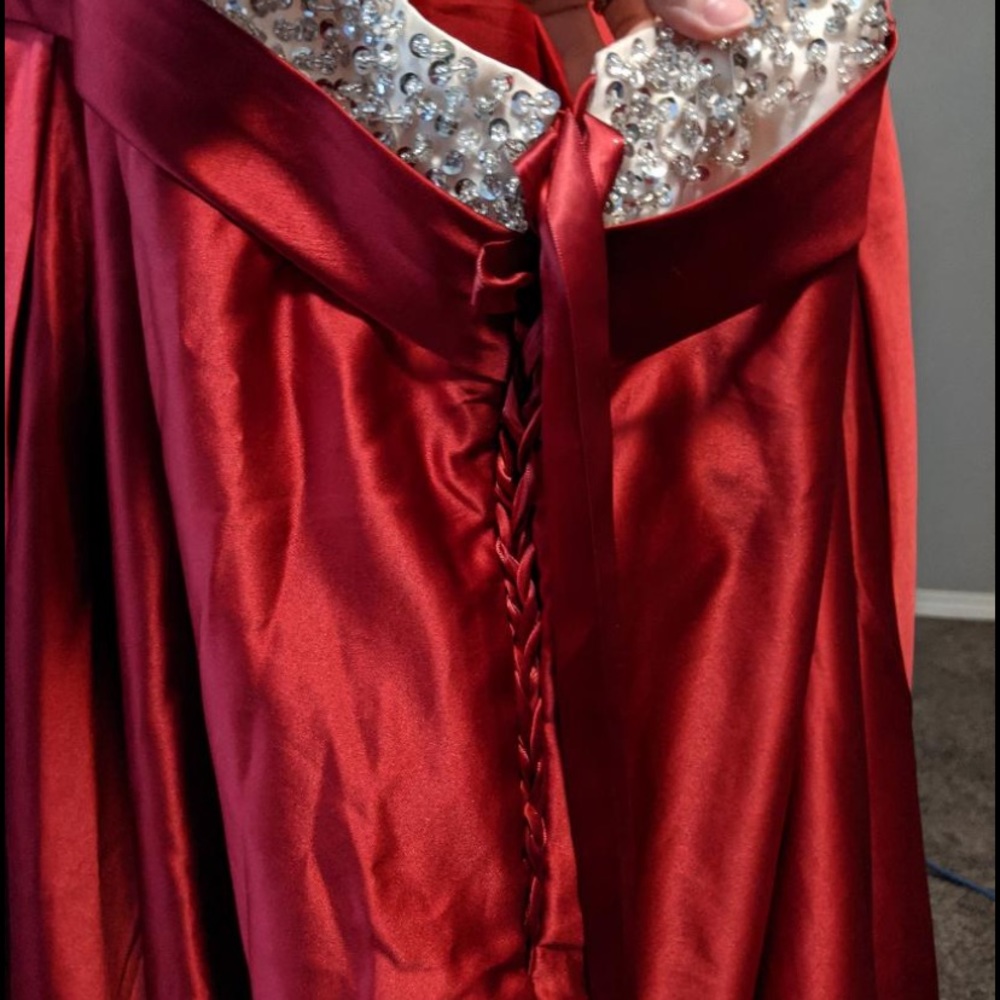 Dresses! - Picture 4 of 8